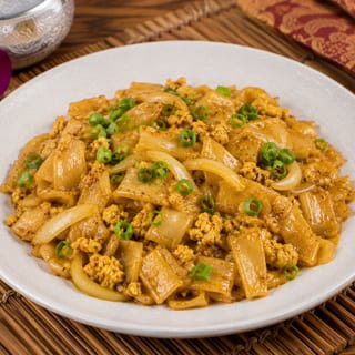 Pan Fried Flat Rice Noodles with Yellow Curry